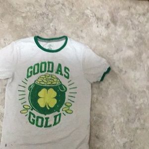 I’m selling a cute st.patricks day shirt